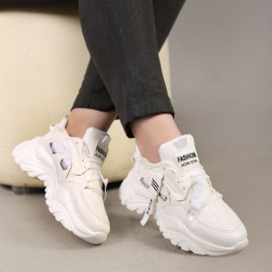 کتانی ورزشی زنانه