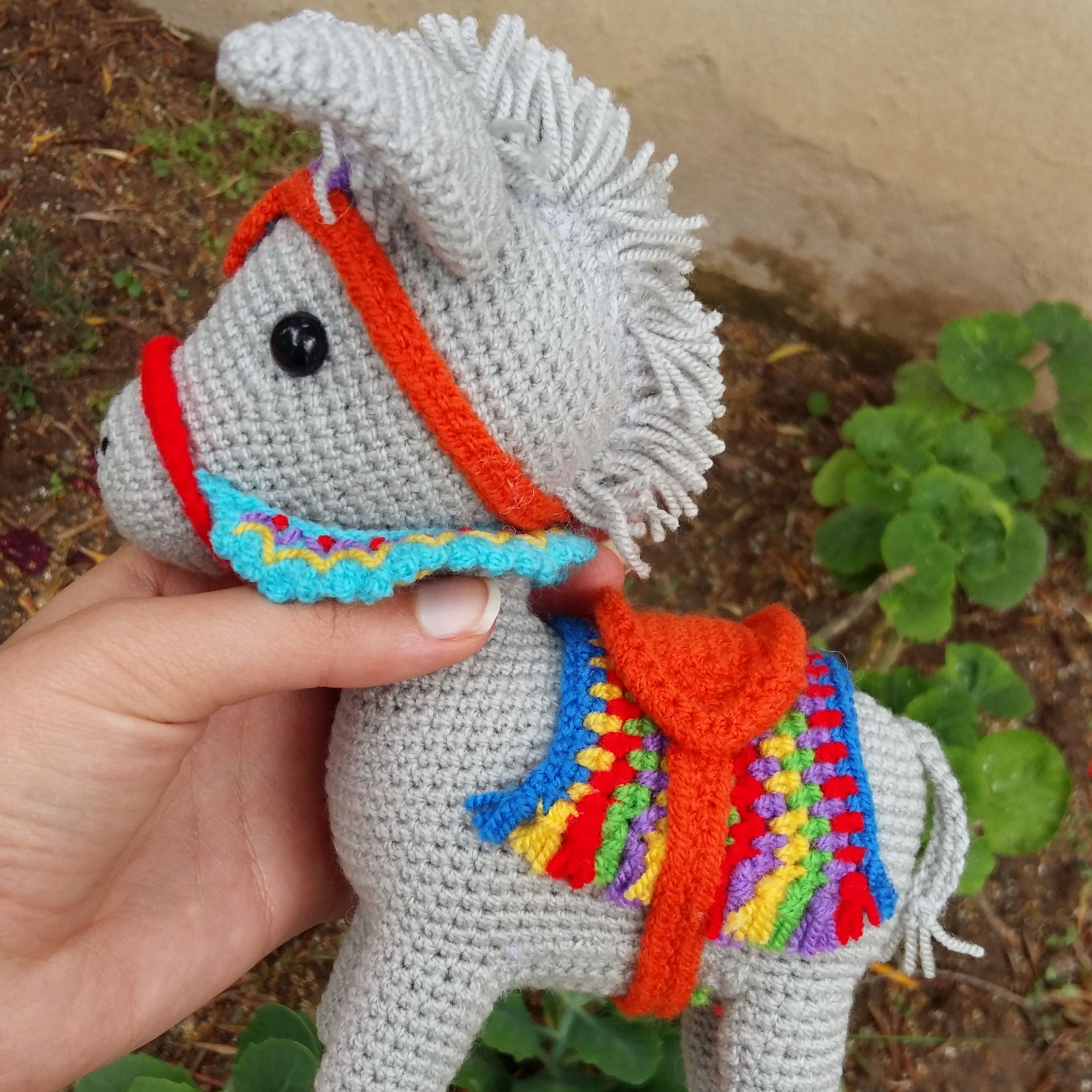 اسباب بازی عروسک بافتنی الاغ (قلاب بافی)
