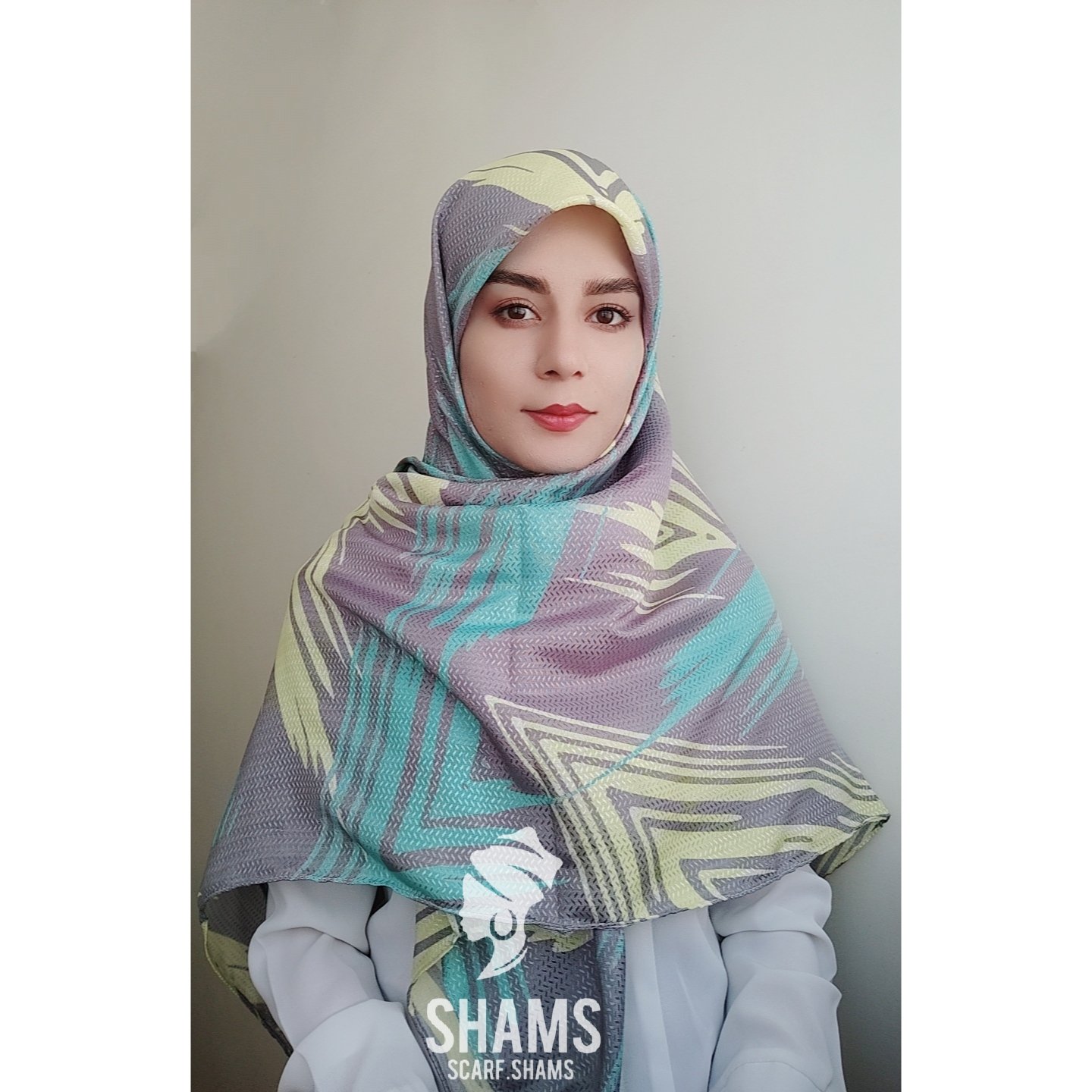 روسری حراجی طرحدار ساده رنگ طوسی و سورمه ایی دور دوخت ایستایی عالی مناسب چادر قواره 140 رنگ قیمت مناسب ارسال رایگان