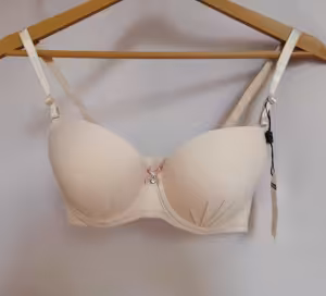 سوتین اسفنجی کرمی