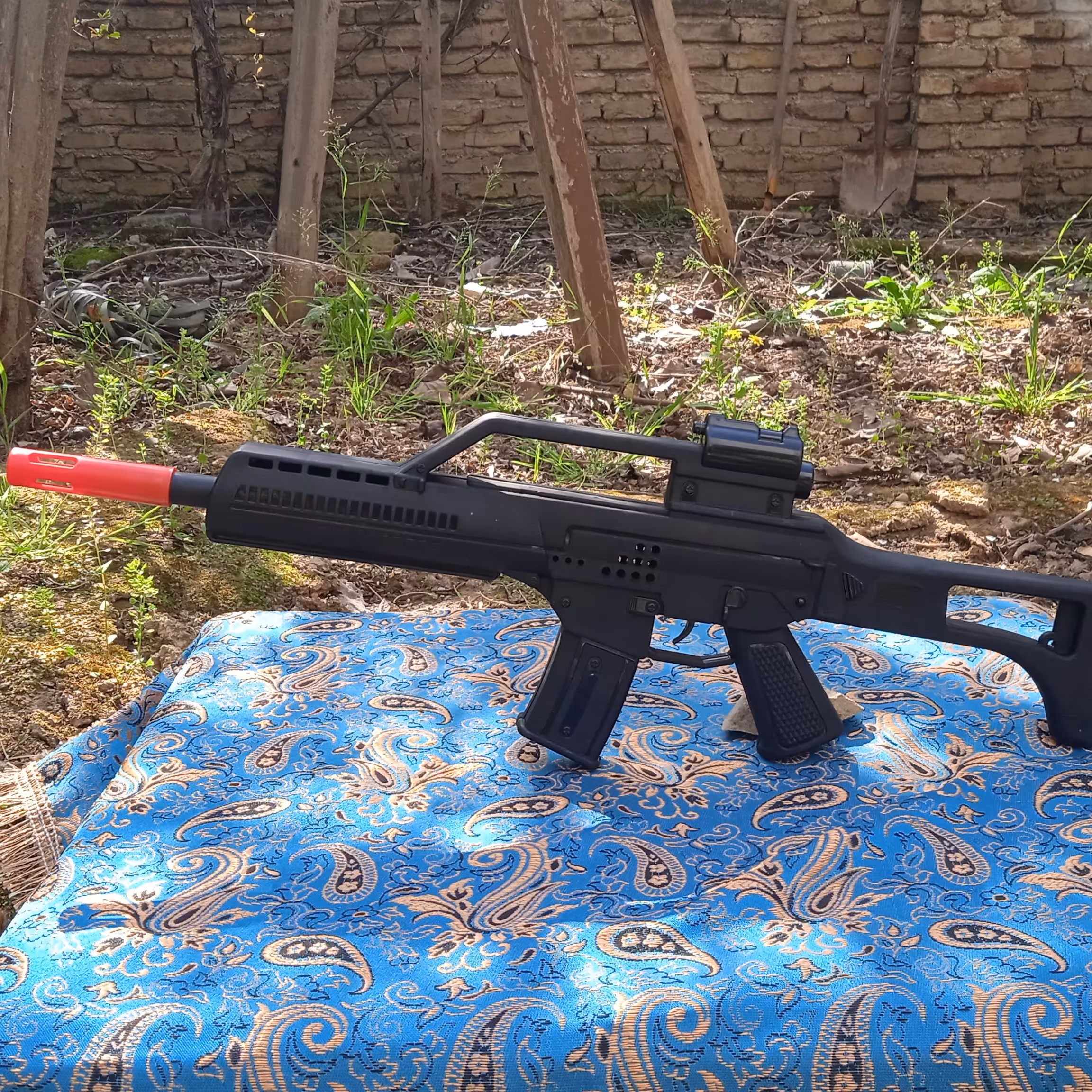 اسباب بازی تفنگ مسلسل جرقه زن بزرگ بسیار زیبا و روان