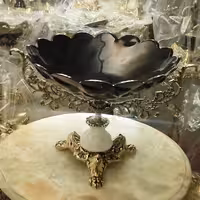 ست چهارتیکه پذیرایی مشکی سفید با پایه برنز ،زیباو خاص