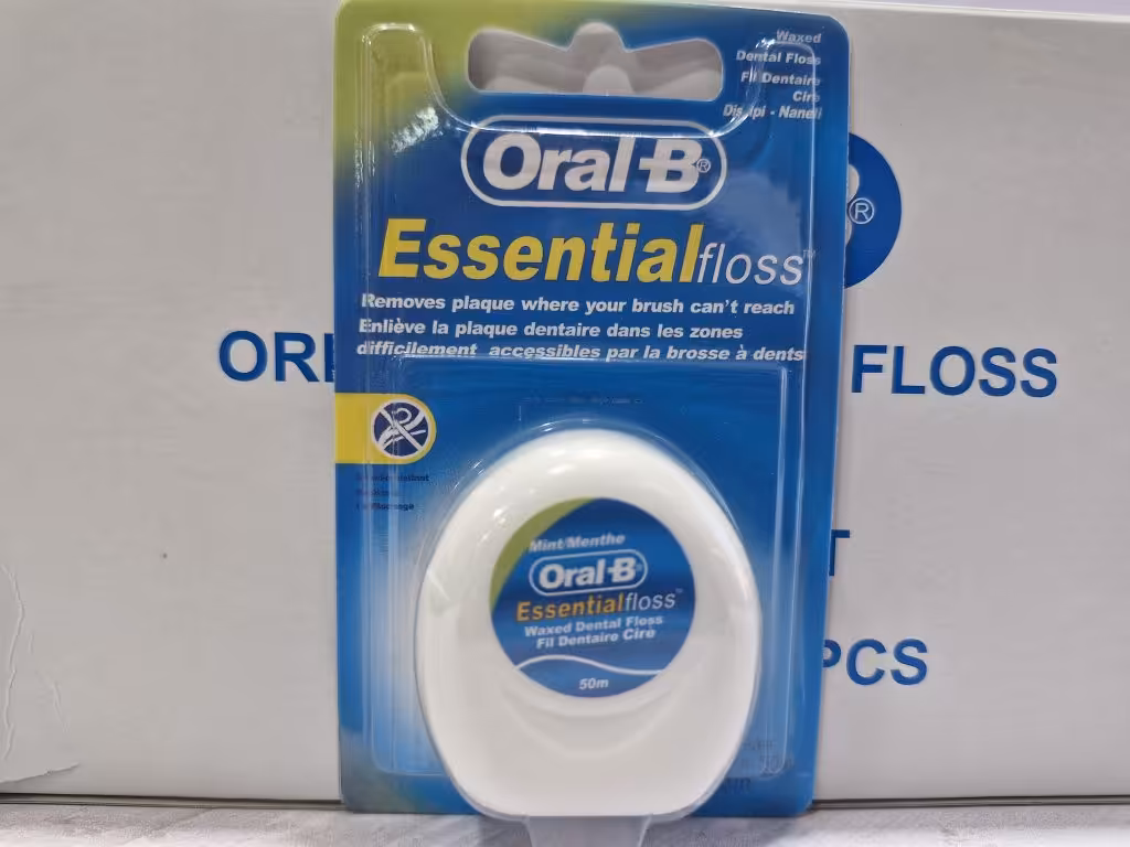 نخ دندان اورال بی مدل Essential Floss