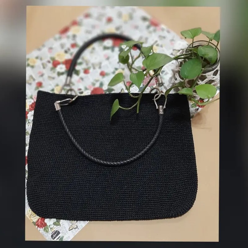 کیف سایز بزرگ با بند چرم زیبا و جادار و شیک
