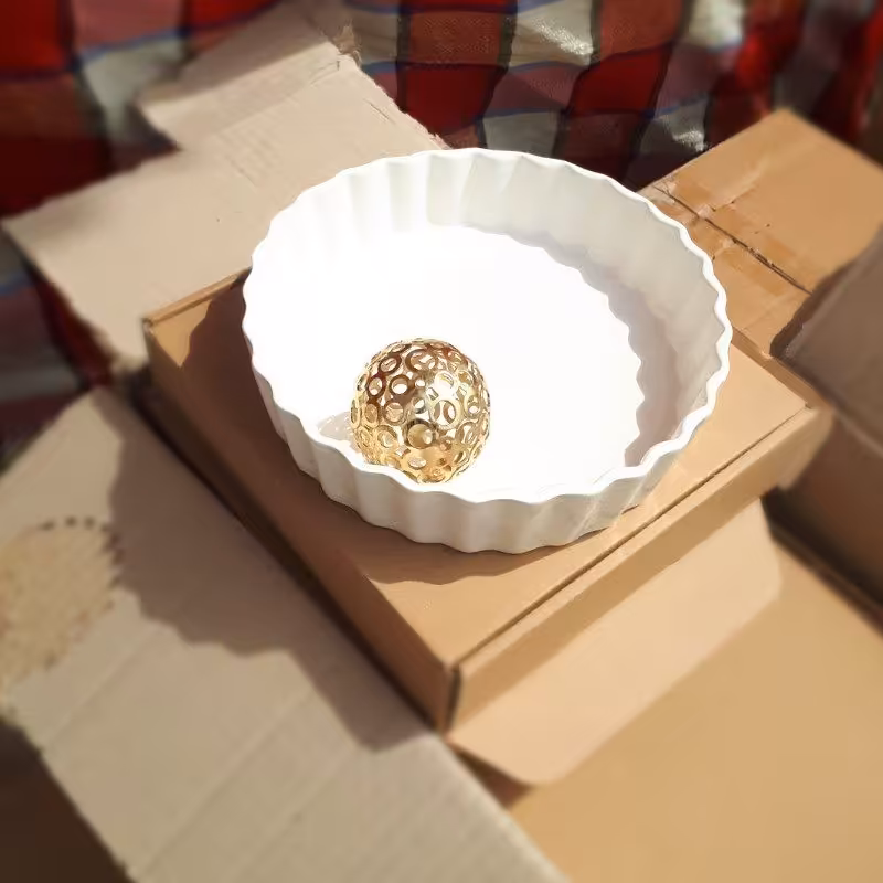 ظرف تارت گرد کوچک  
قابل استفاده در فر و ماکروفر
نوع جنس چینی
دیواره بلند 
دارای جعبه کادویی
قطر 21 ارتفاع 6س