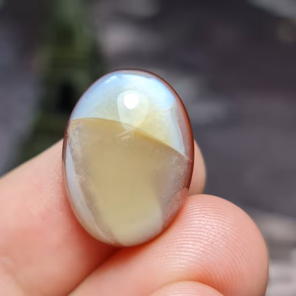 نگین فوق العاده زیبای سنگ عقیق خاص اصل معدنی 
کد 26267