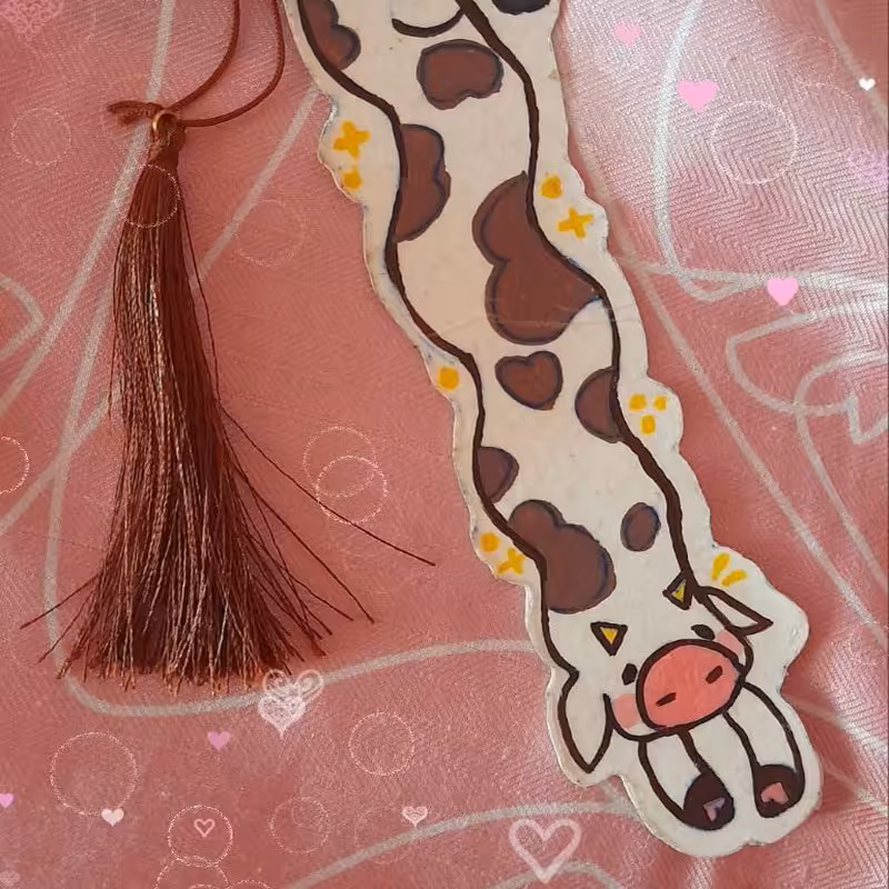 بوک مارک دست ساز طرح گاو کرمکی