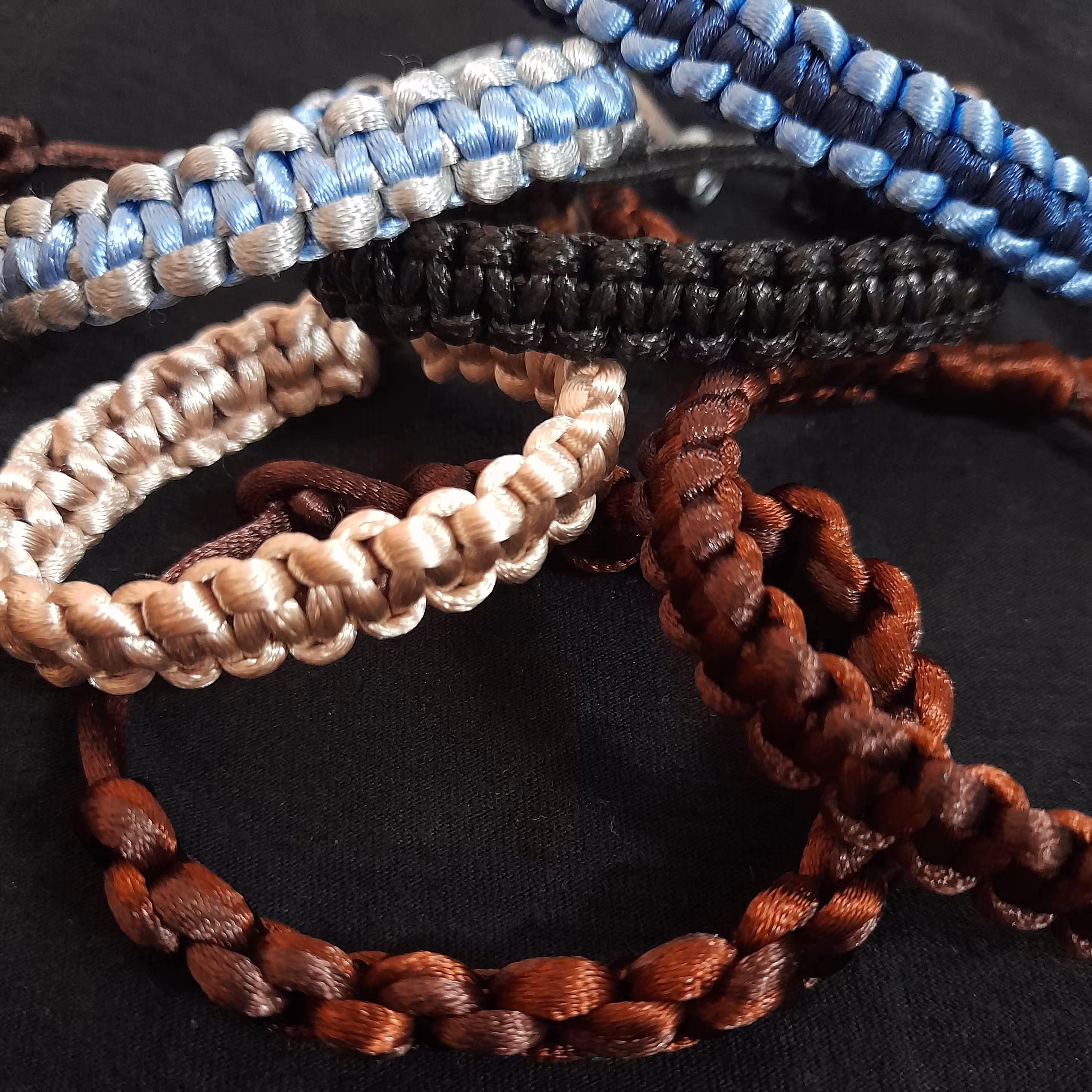 دستبند بافت