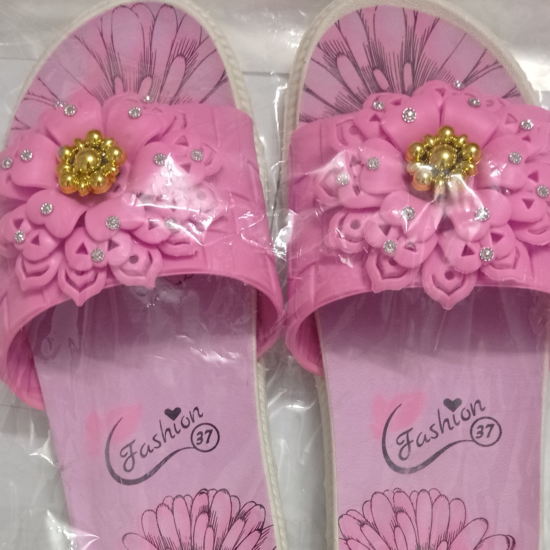 دمپایی روفرشی زنانه ژله ای از سایز 37 تا سایز 40 در پنج رنگ بسیار زیبا و طرح شیک