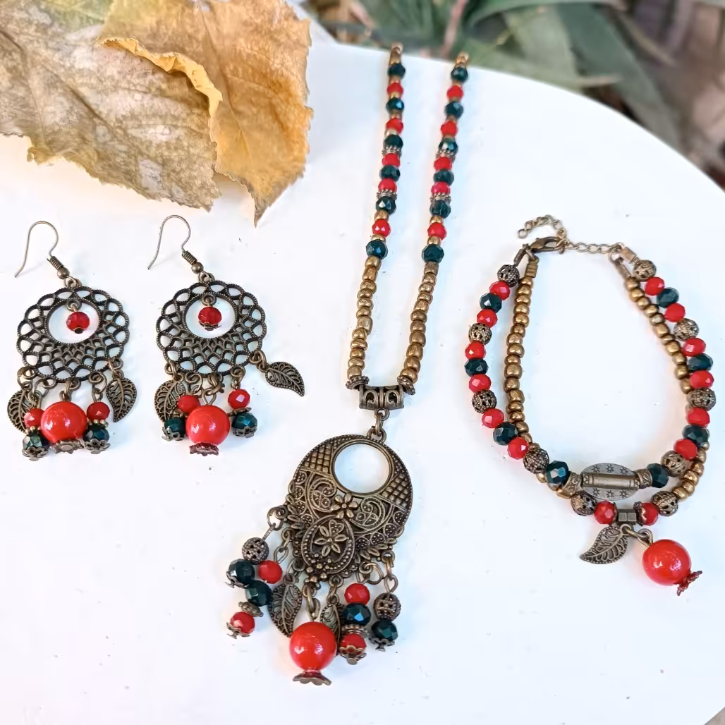 نیمست گردنبند و گوشواره و دستبندیلدایی انار 