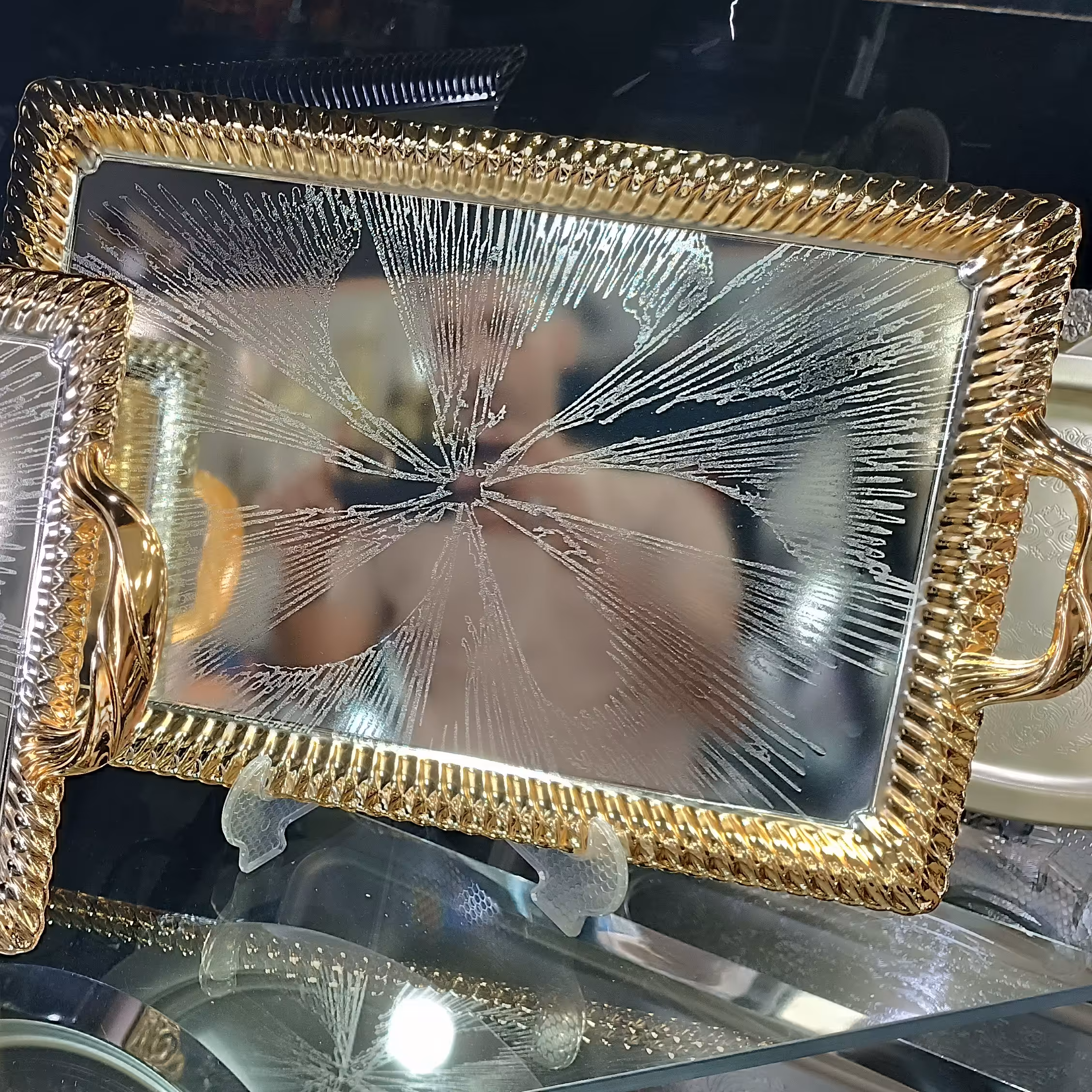 سینی اماراتی دو سایز بزرگ و متوسط 