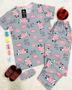 تیشرت و شلوار و چشم بند