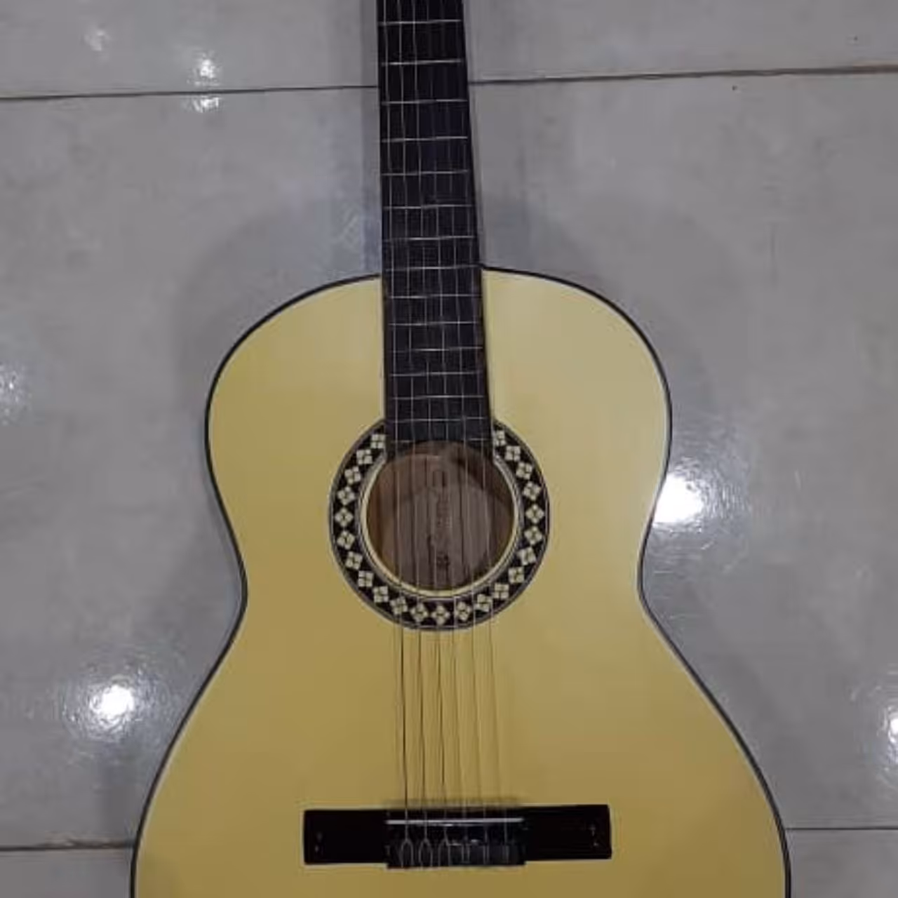 گیتار کلاسیک دیاموند دایموند