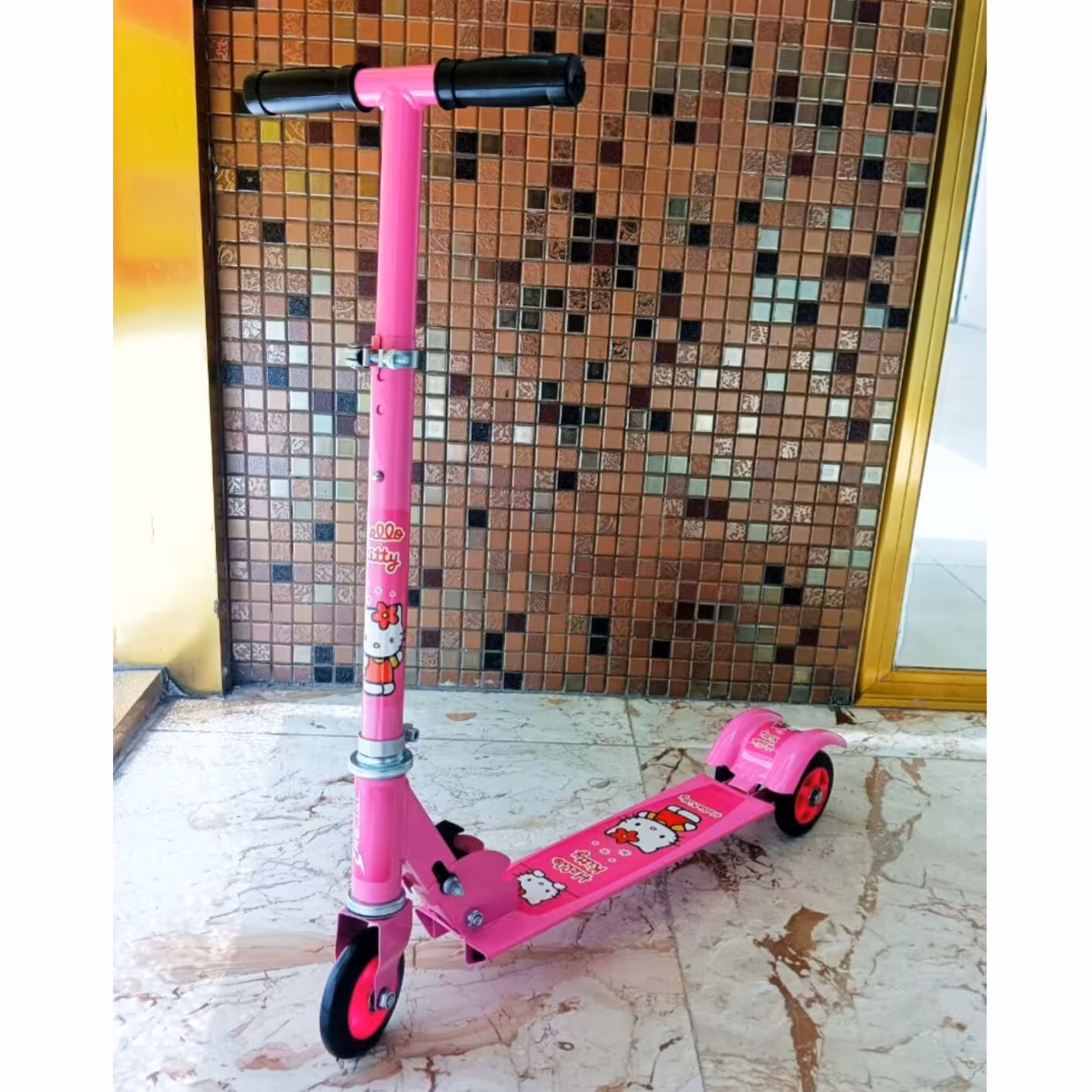 اسکوتر فلزی صورتی