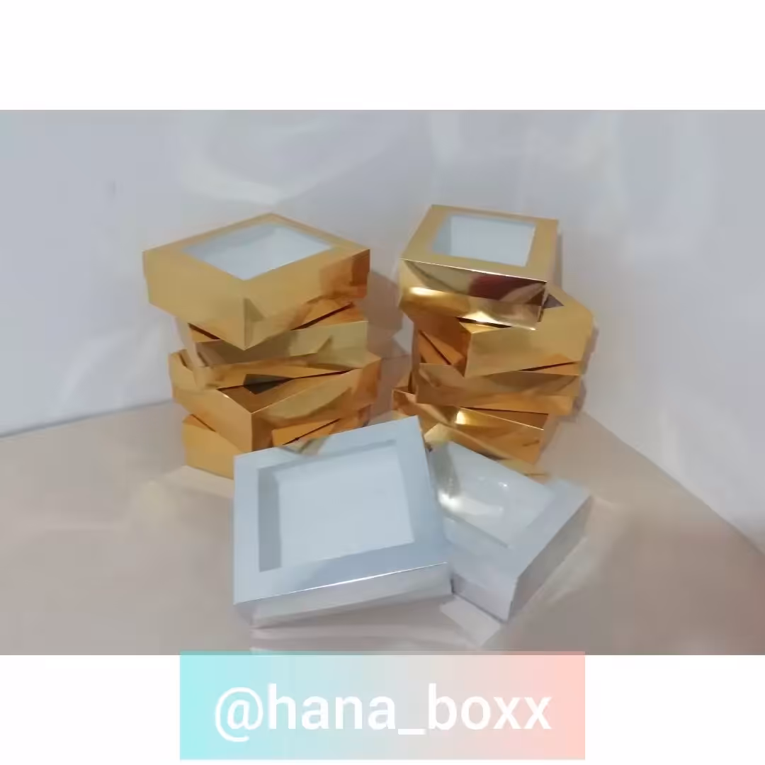 باکس کادویی طلایی درب ویترینی ابعاد 20در20 ارتفاع 5 