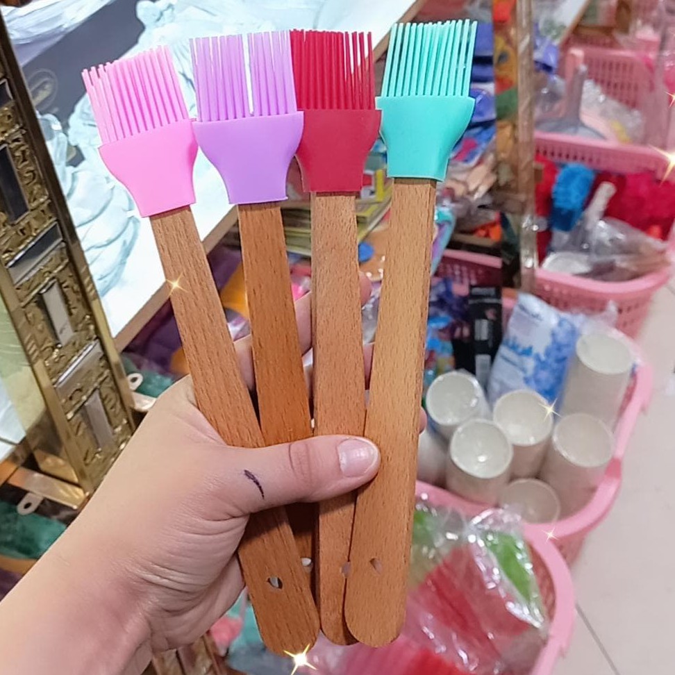 فرچه سیلیکونی دسته چوبی