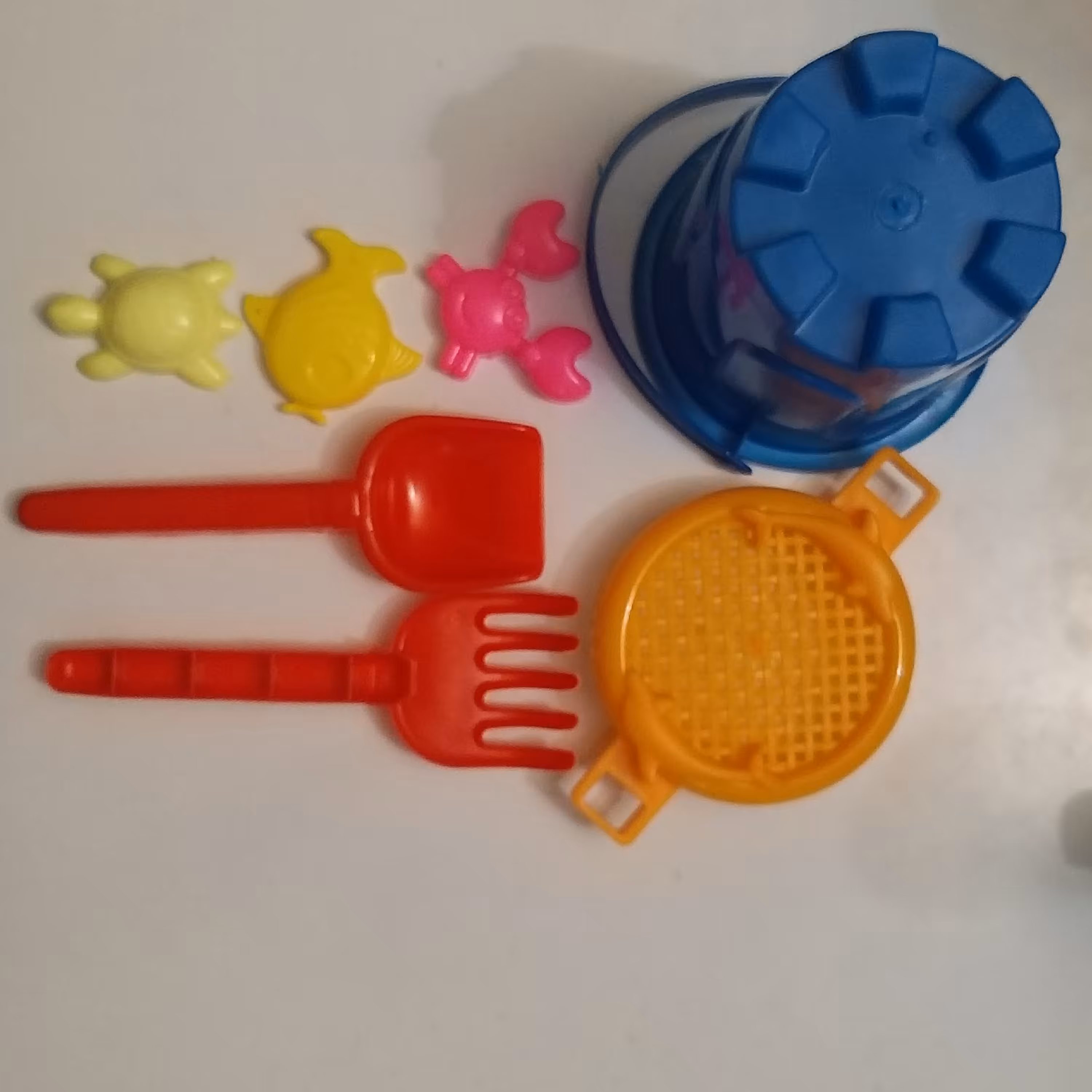 فروش عمده سطل اسباب بازی  دریا قلعه ای گرد سایز  کوچک 3 در بسته بندی 24 عددی