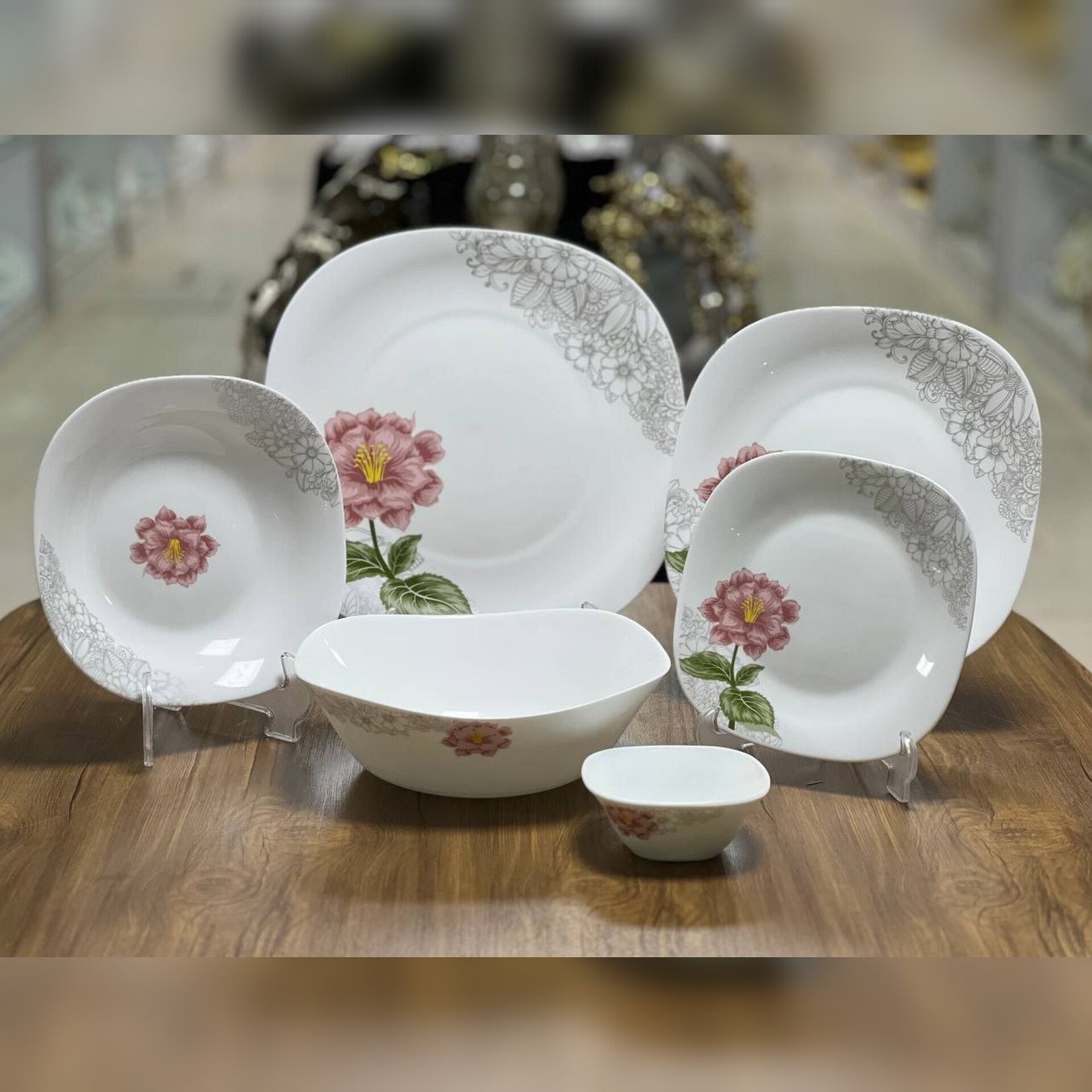 سرویس 26پارچه قالــب خوش فروش  4گوش آرکوپال