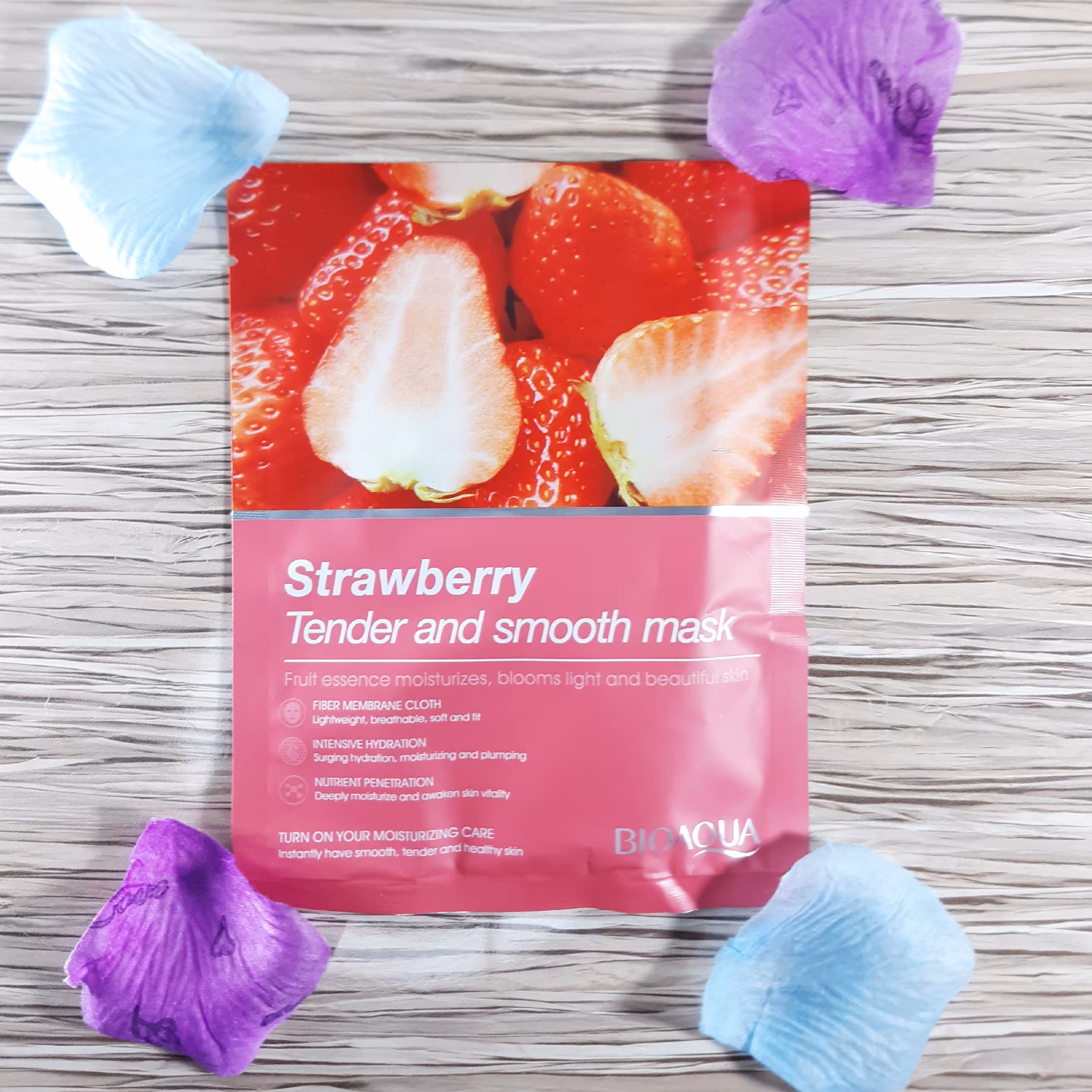 ماسک ورقه ای صورت توت فرنگی بیوآکوا(آرایشی بهداشتی الماس)