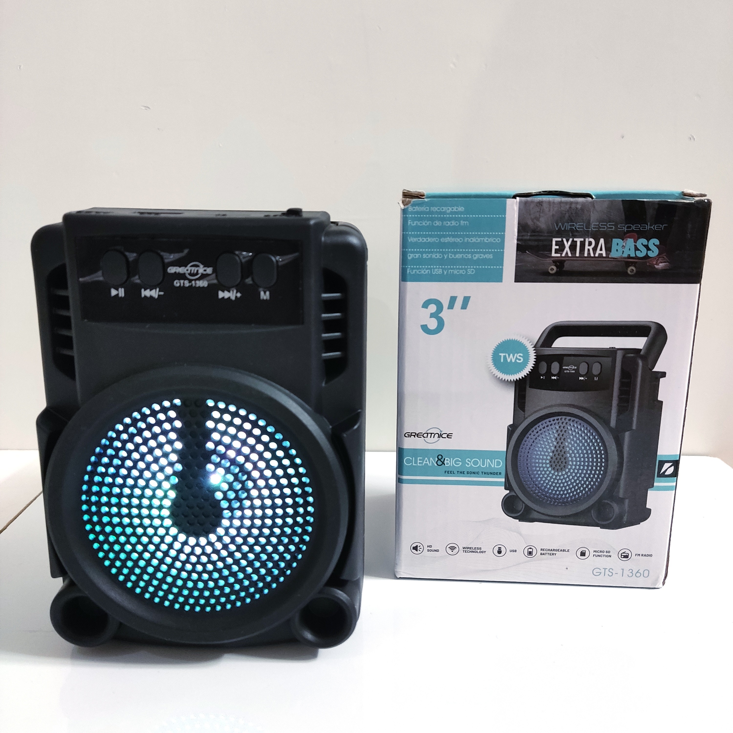 اسپیکر بلوتوثی قابل حمل gts-1360 فلش خور و رم خور دارای رقص نور