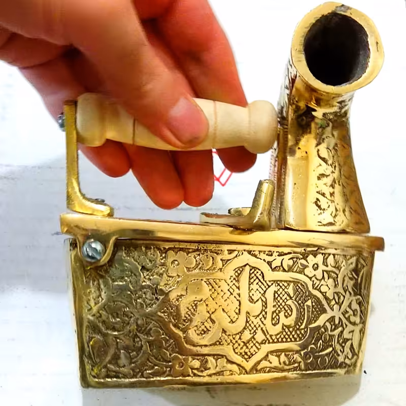 اتو برنجی ذغالی دودکش دار سنگین تزیینی دکوری کلکسیونی وخاص