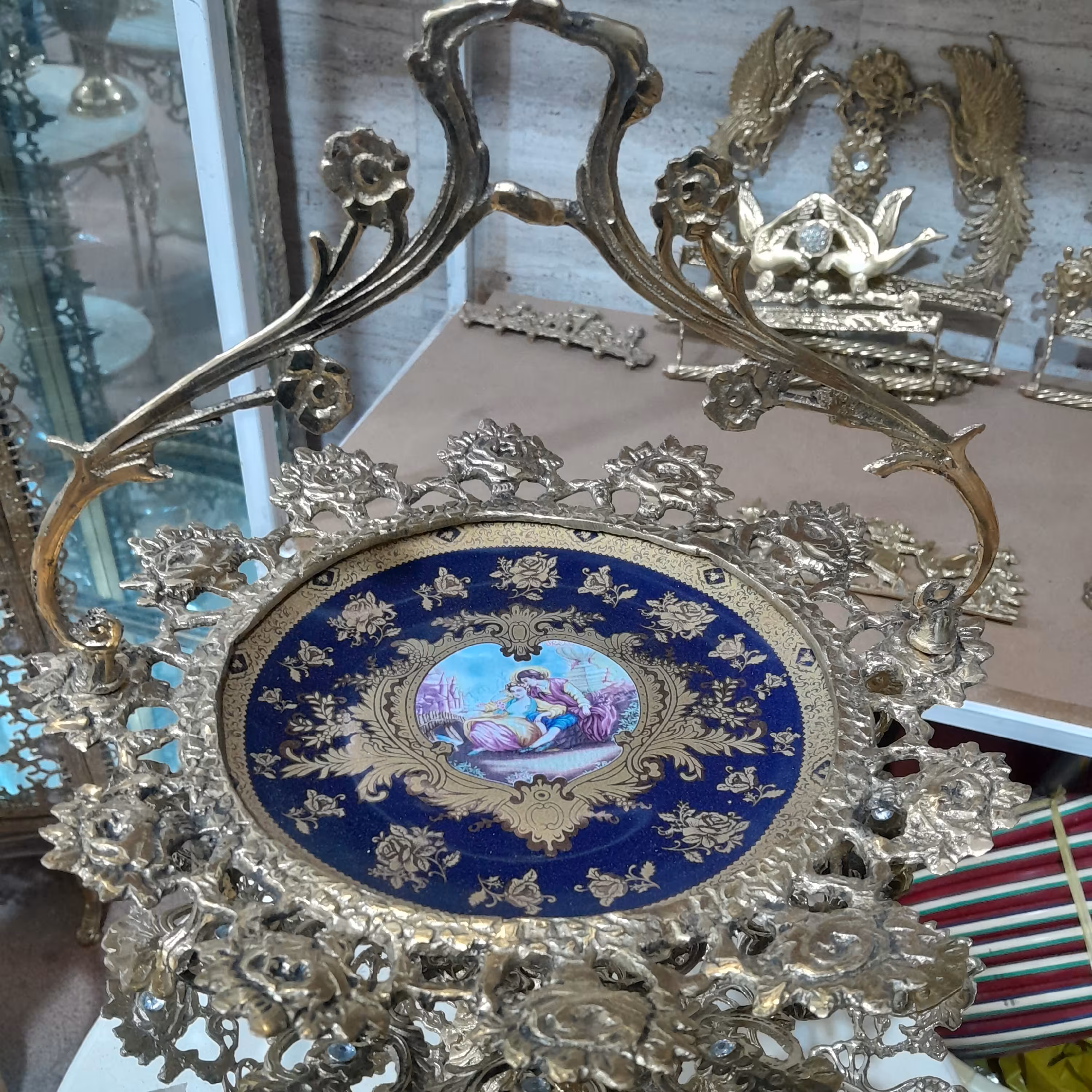 شکلات خوری برنز ی