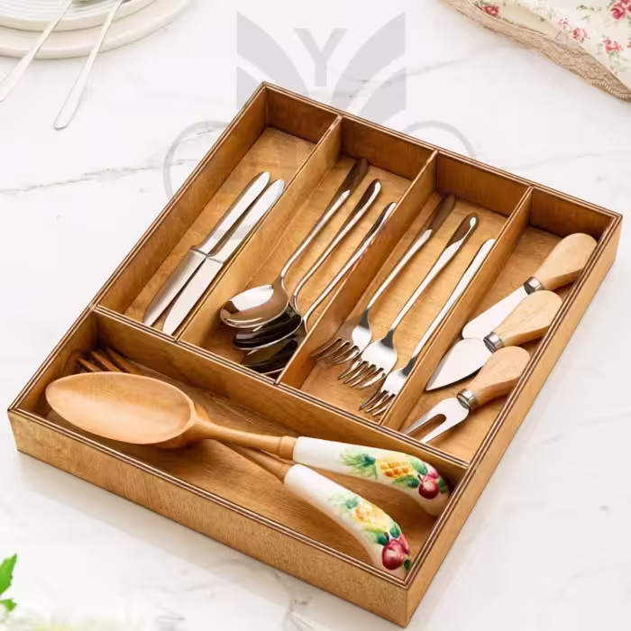 نظم دهنده قاشق و چنگال داخل کابینت چوبی