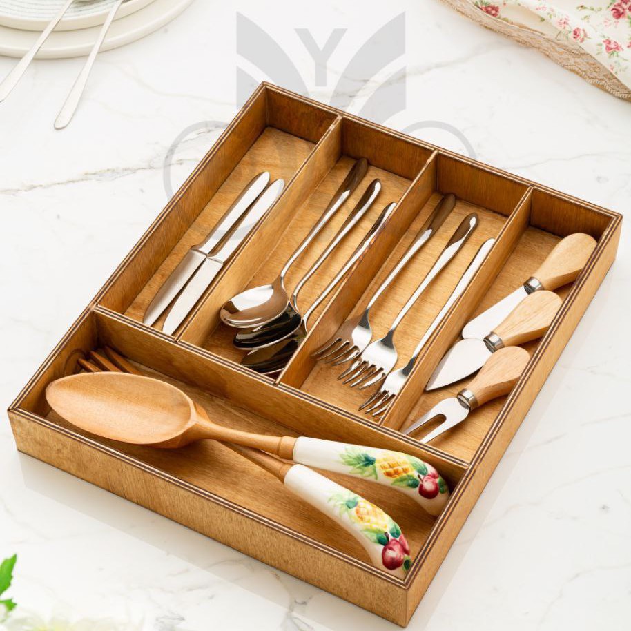 نظم دهنده قاشق و چنگال داخل کابینت چوبی