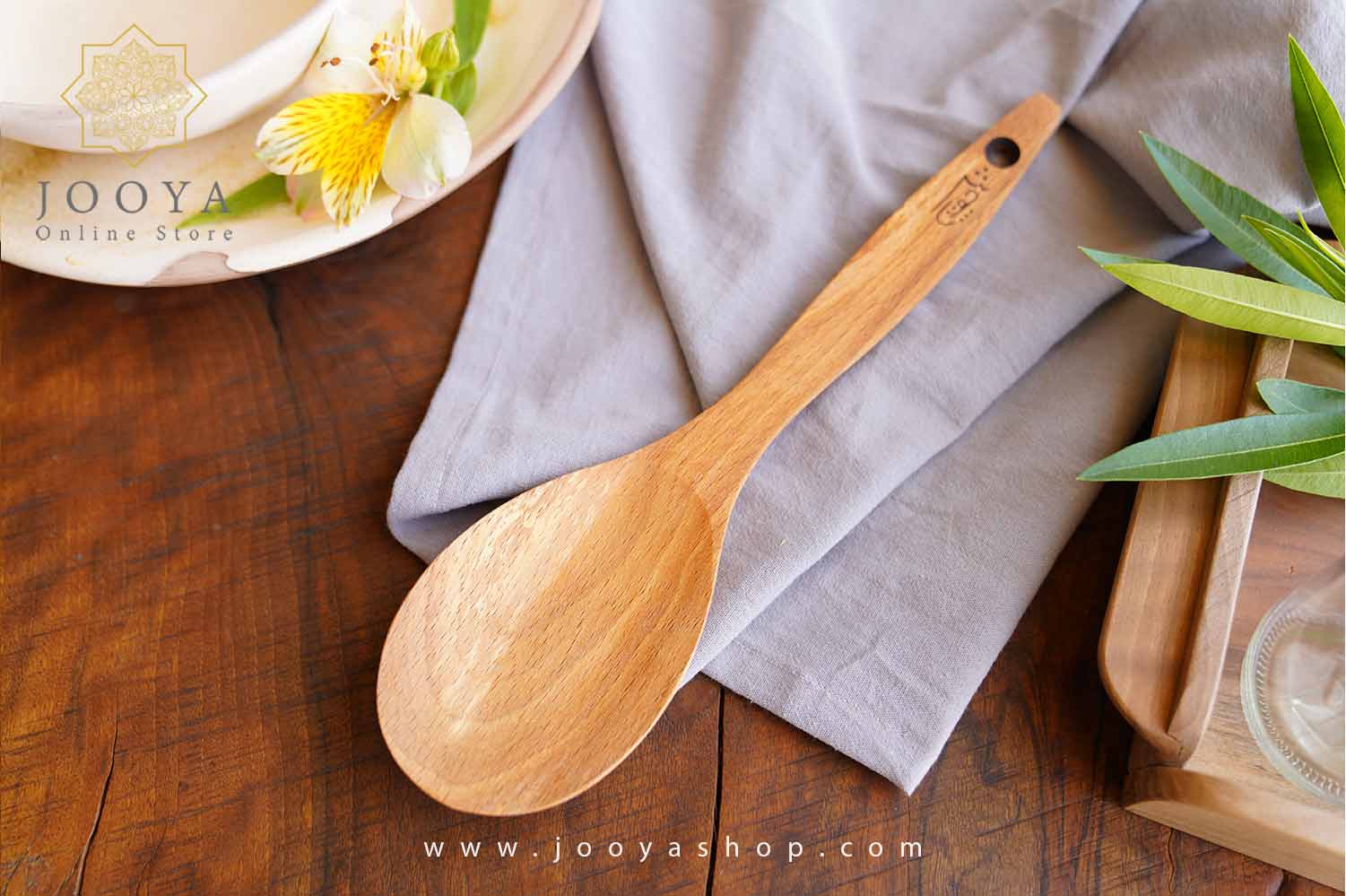 قاشق چوبی خورشتی