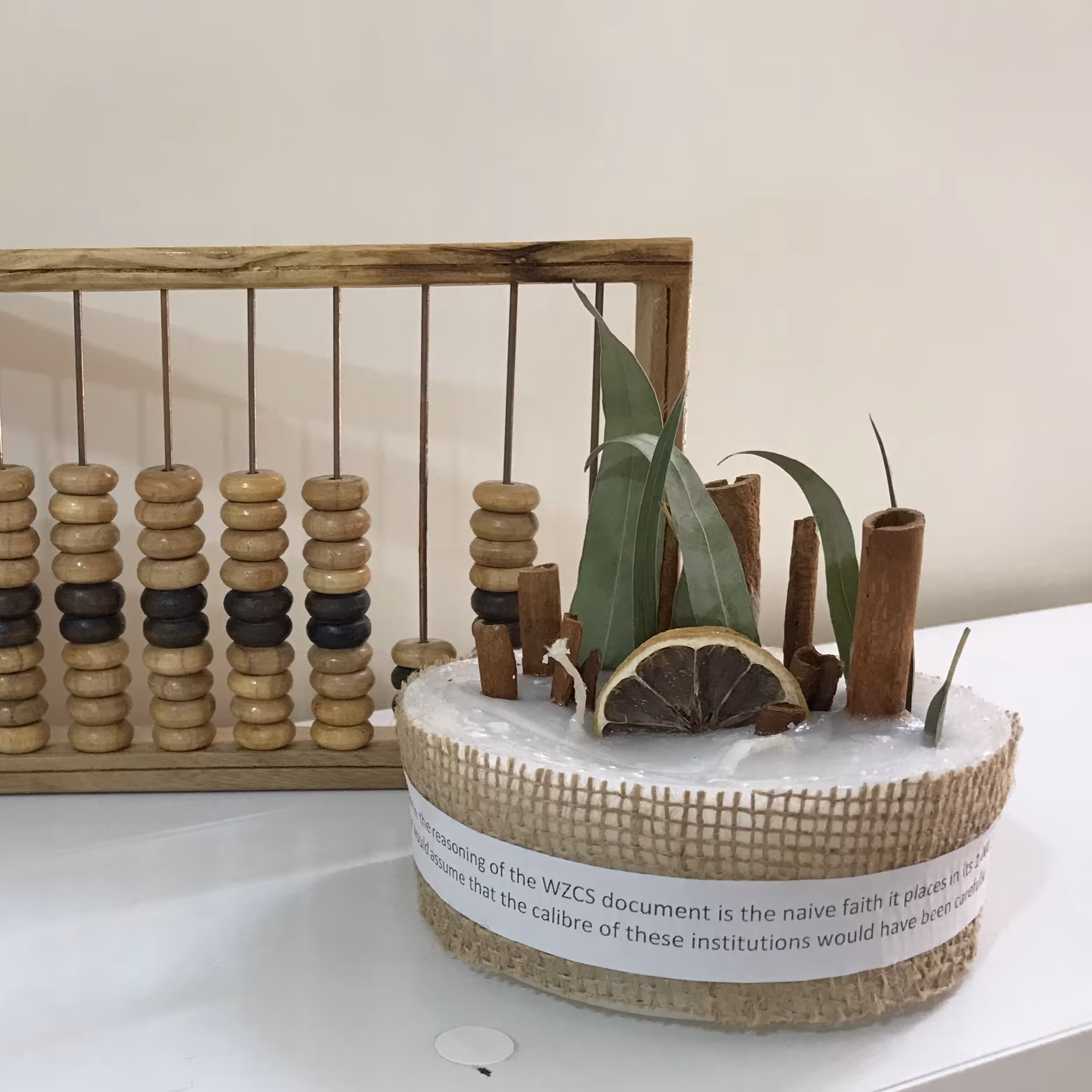 شمع تزیینی و معطر دارچینی