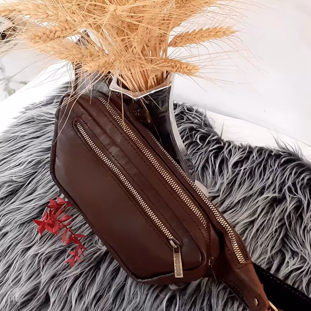 کیف کمری دستدوز با چرم بز