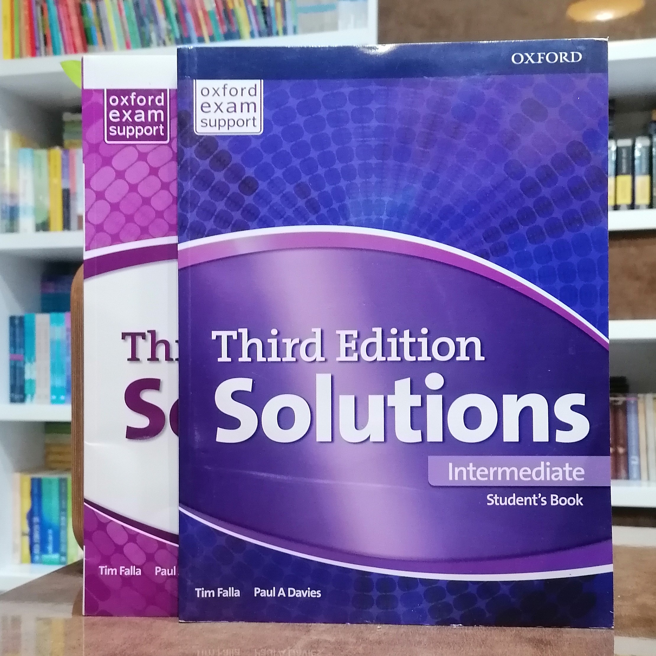 کتاب Solutions Intermediate ویرایش سوم