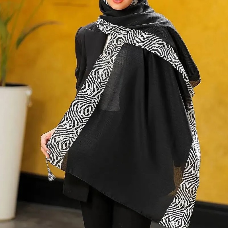 شال نخی منگوله دار