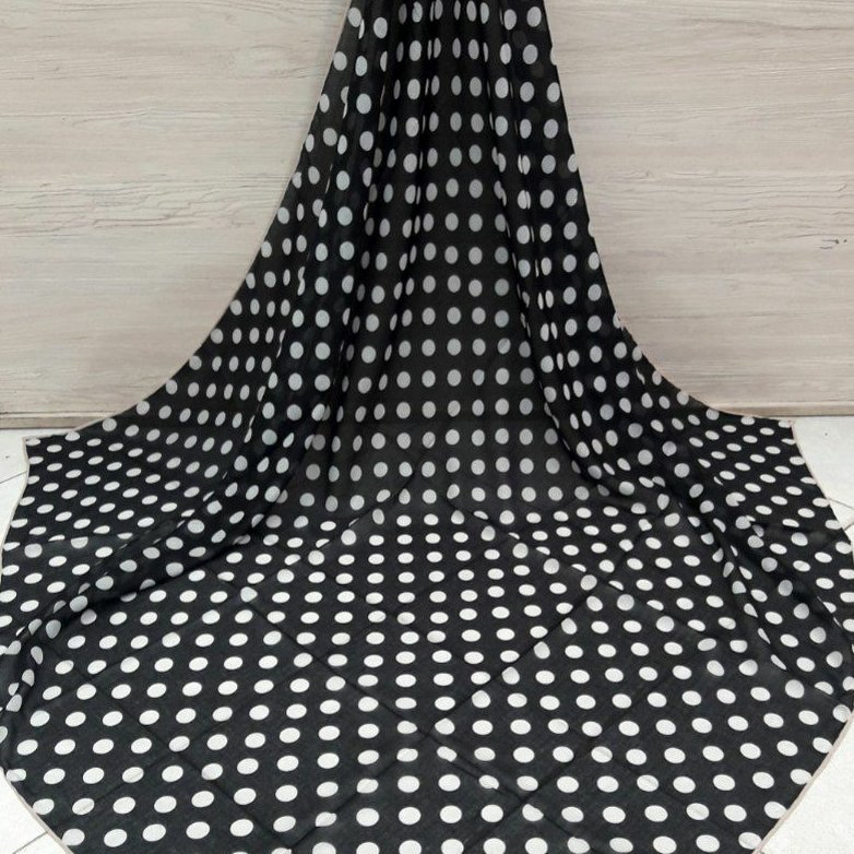 روسری نخی خال خالی