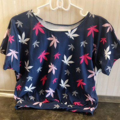 تیشرت کراپ طرح دار زنانه