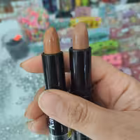 کرم پودر کانتور کاپرا نیو،با کیفیت عالی،در دو شماره رنگ عالی و کاربردی