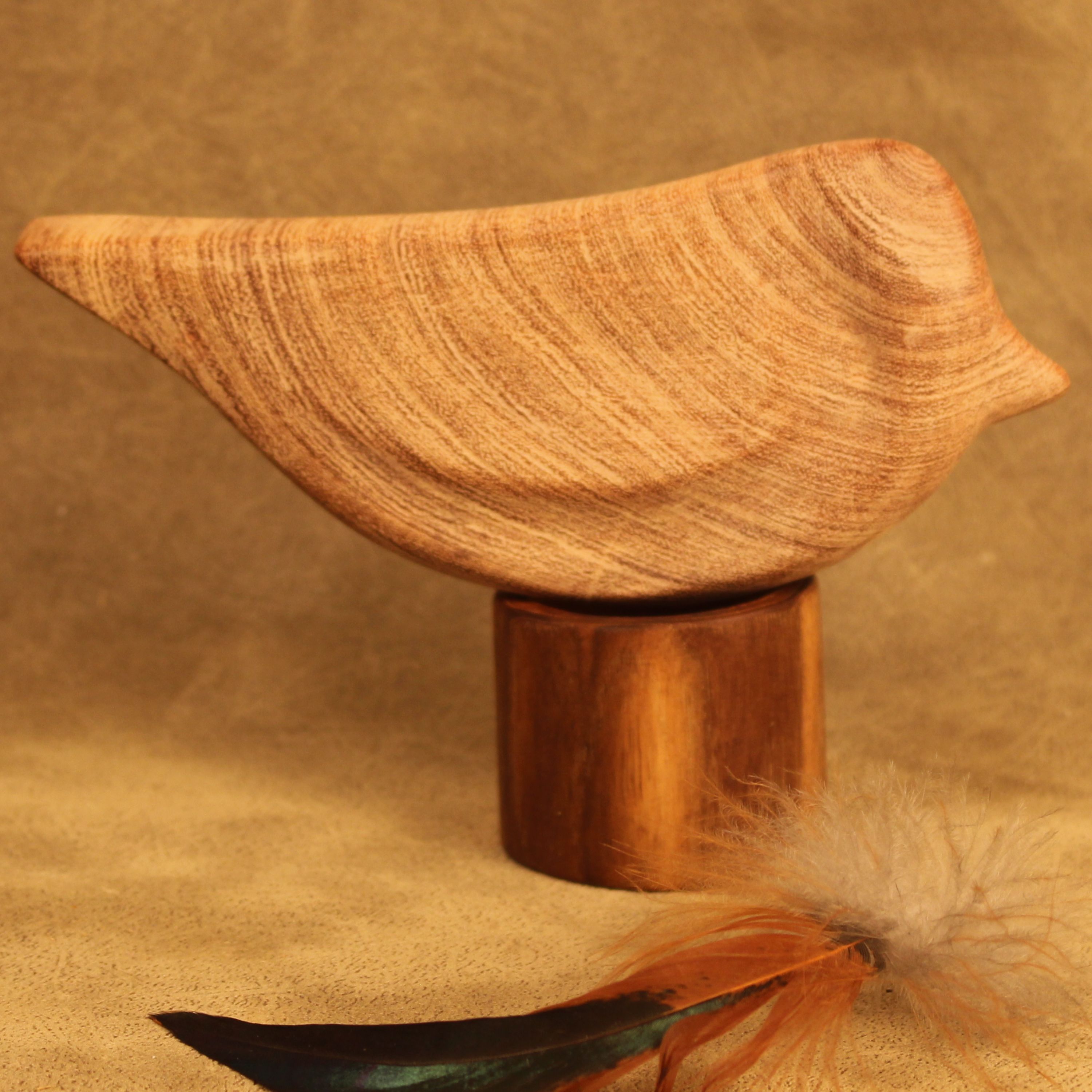 پرنده چوبی بسیار زیبا از چوب زیبا و محکم کهور