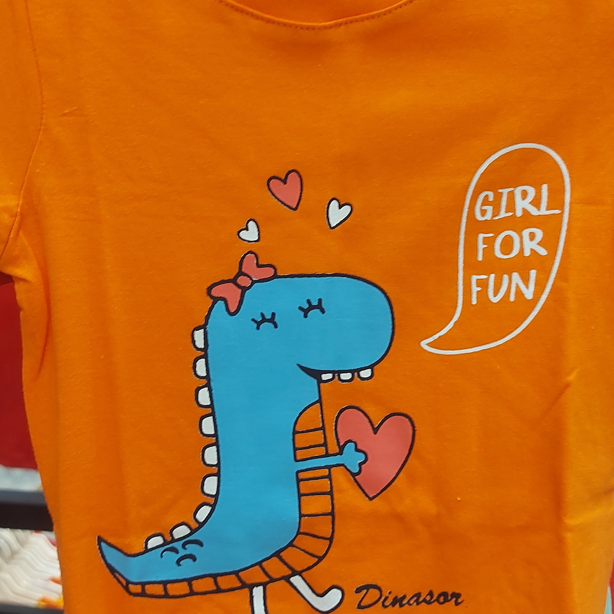 تی شرت دخترانه وپسرانه از یکسال تا 3سال جنس پنبه چاپ باکیفیت وعالی در طرحهای دخترانه وپسرانه