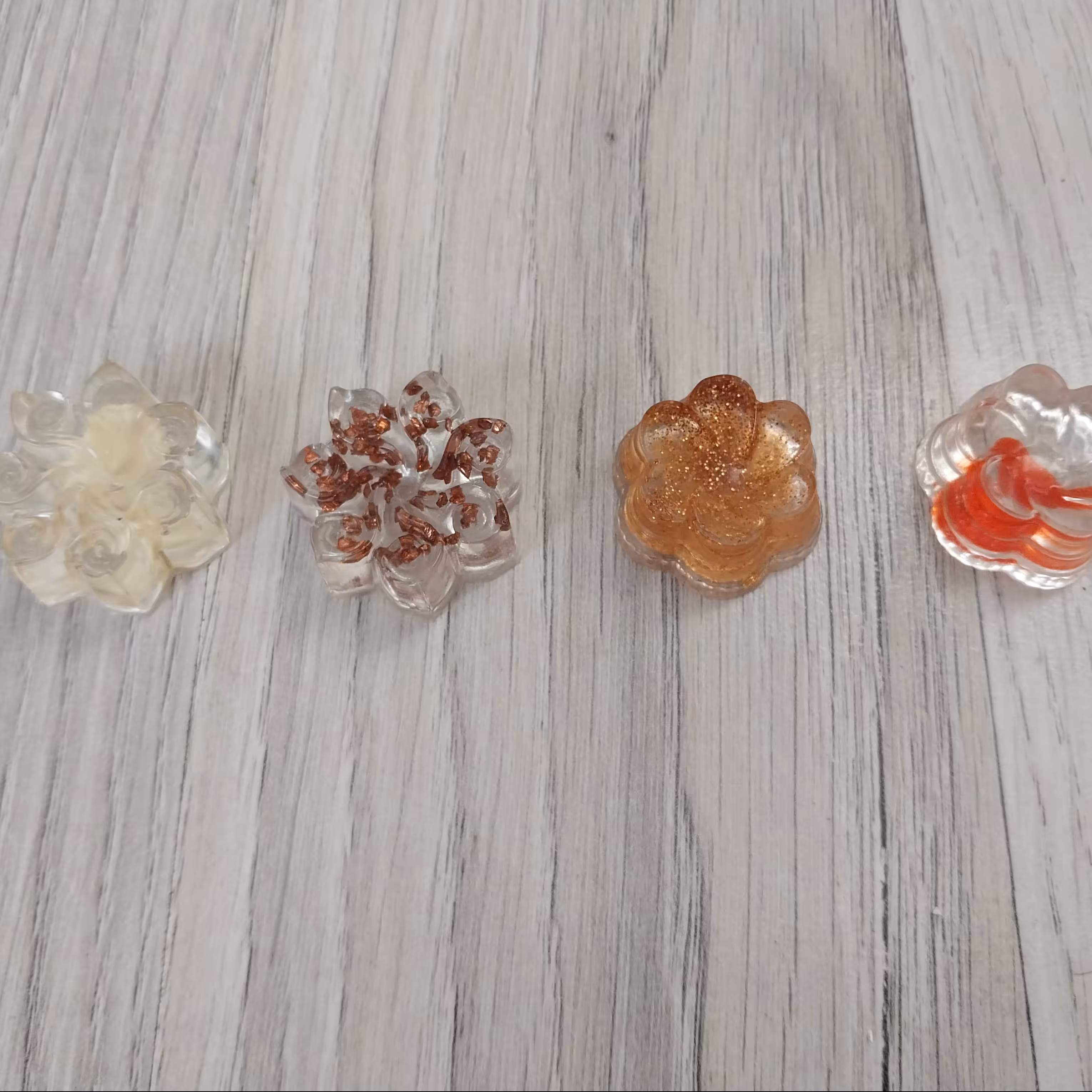 گل رزینی 3 سانتی متری