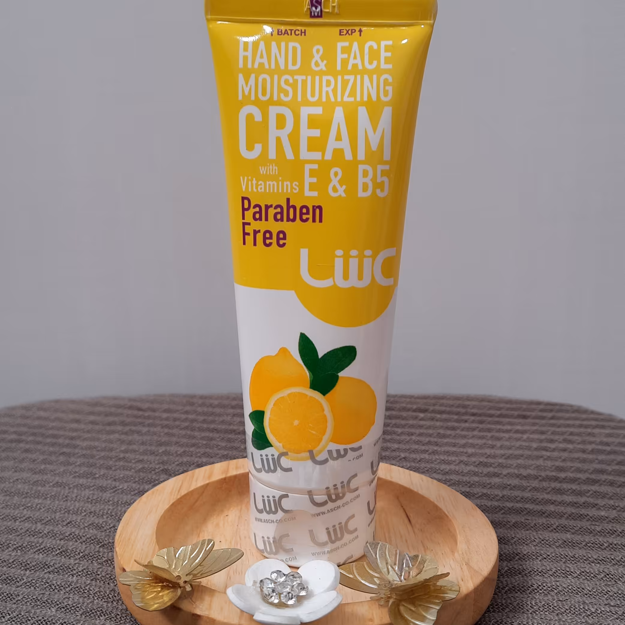 کرم مرطوب کننده دست وصورت عش 