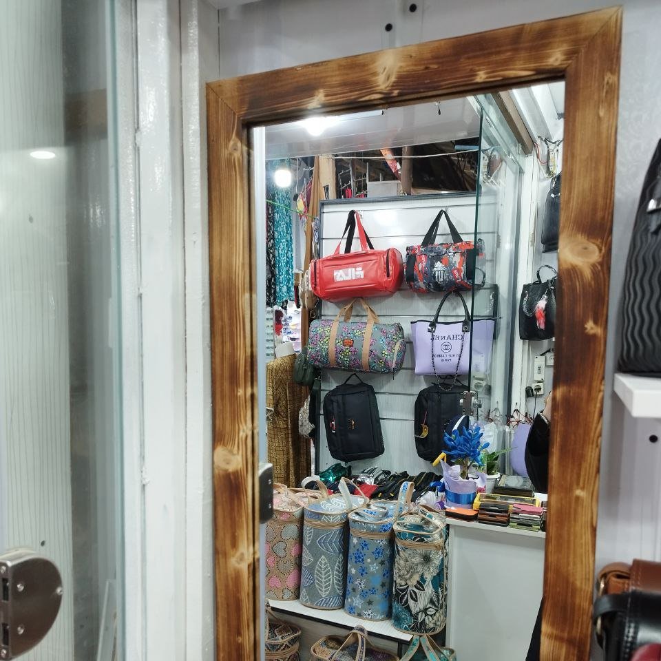 قاب آینه دیواری چوبی 80