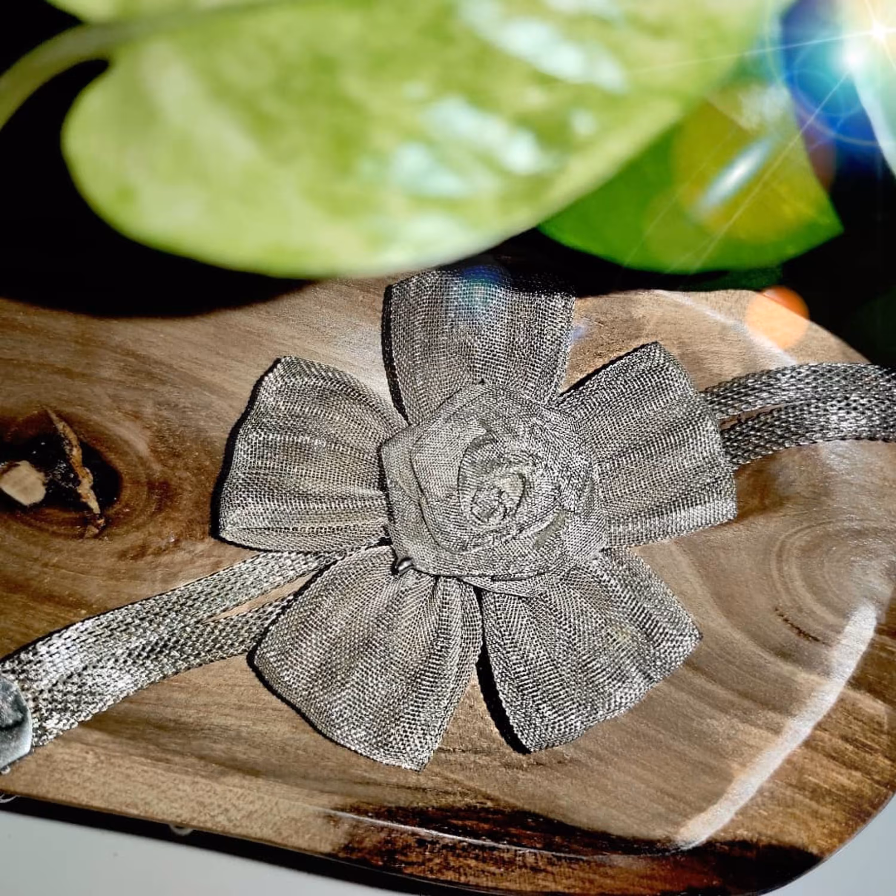 دستبند خاص طرح گل توری 