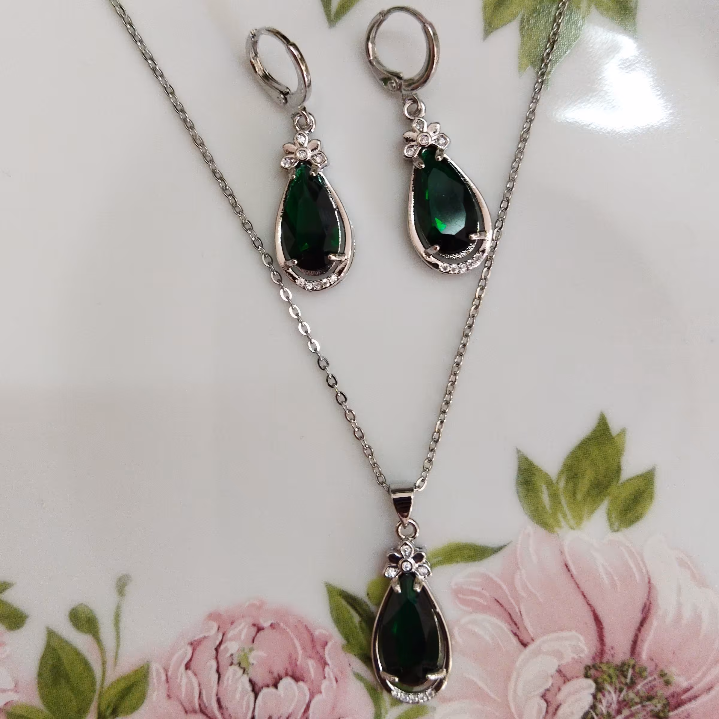 نیم ست شکوفه رنگ سبز