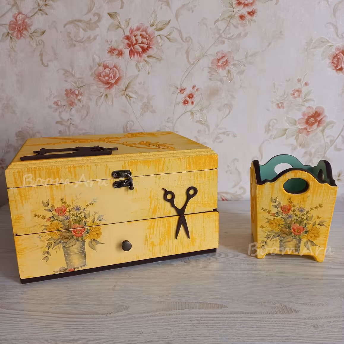 جعبه خیاطی چوبی،دو طبقه،  دستسازه شیک، خیاطی، لوازم خیاطی ،دکوپاژ و پتینه
