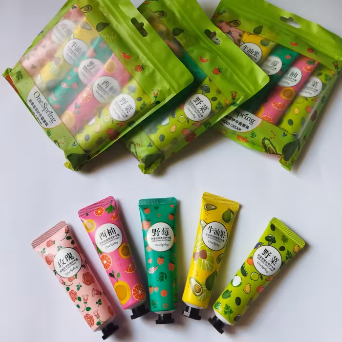 کرم تیوپی مرطوب کننده و آبرسان دست از برند وان اسپرینگ