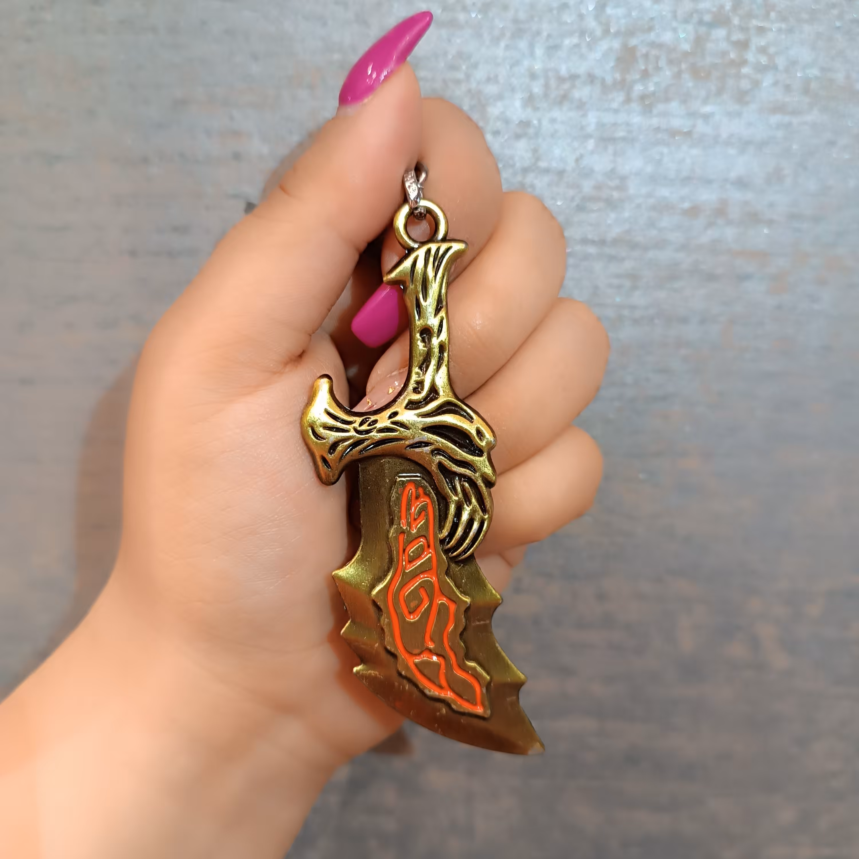 جاسوئیچی خنجر طرح گاد