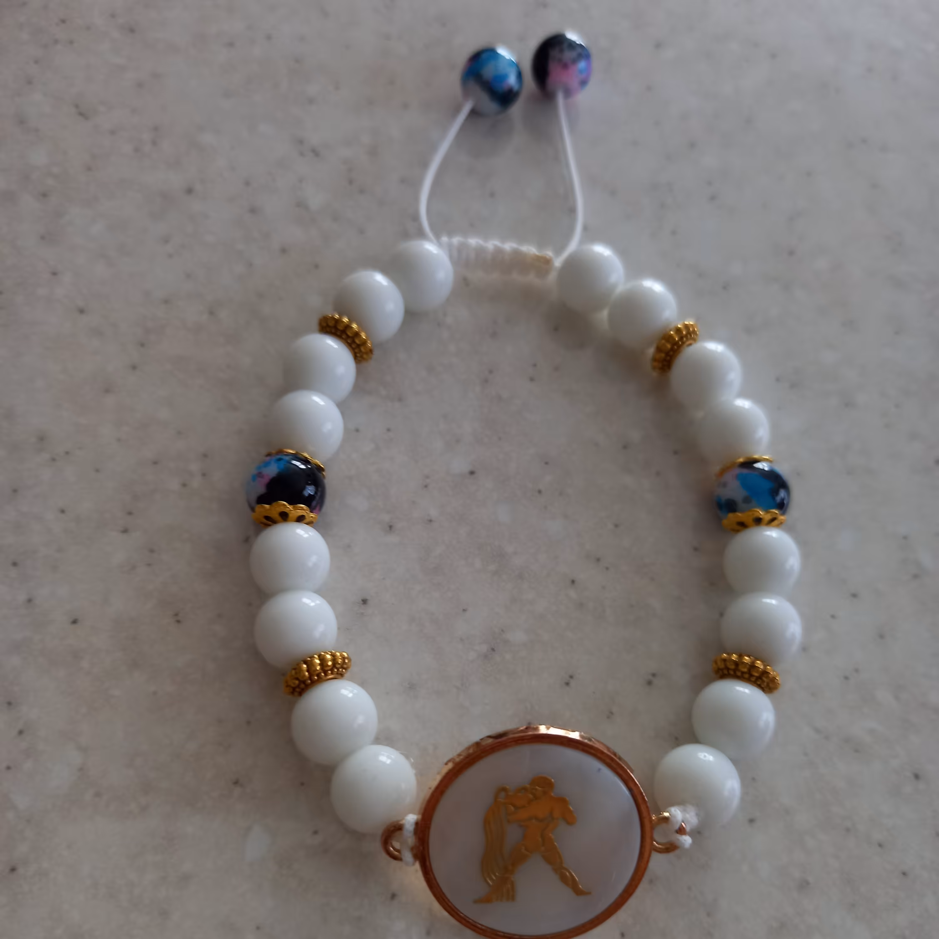 دستبند ماه تولد