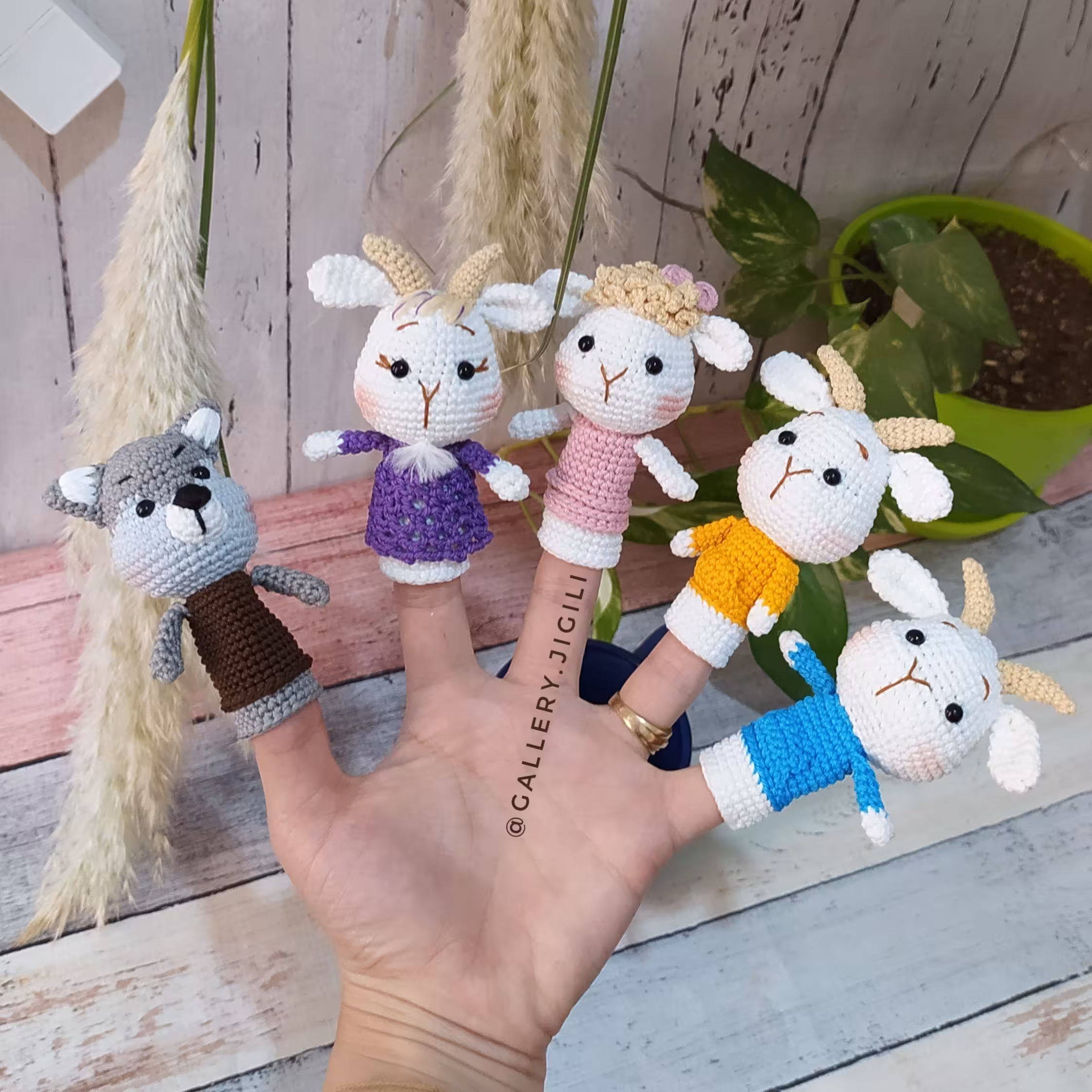 انگشتی ،سرانگشتی،قصه گویی،تقویت حافظه ،تقویت شنوایی،تقویت شنوایی،بافتنی،دستبافت،عروسک