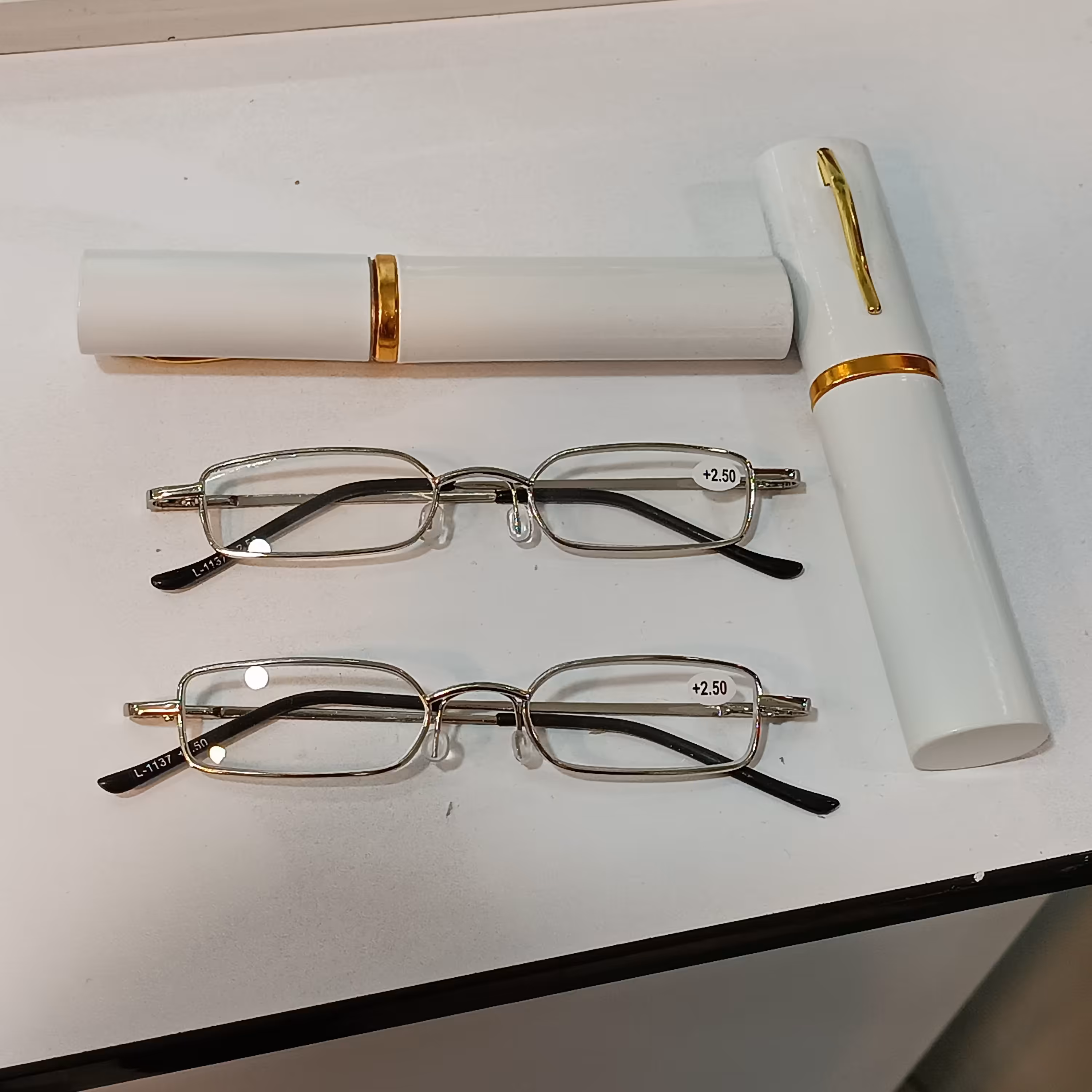 ست 2عددی عینک مطالعه خودکاری نمره 2.5 عینک مطالعه خودکاری رنگ نقره ای 