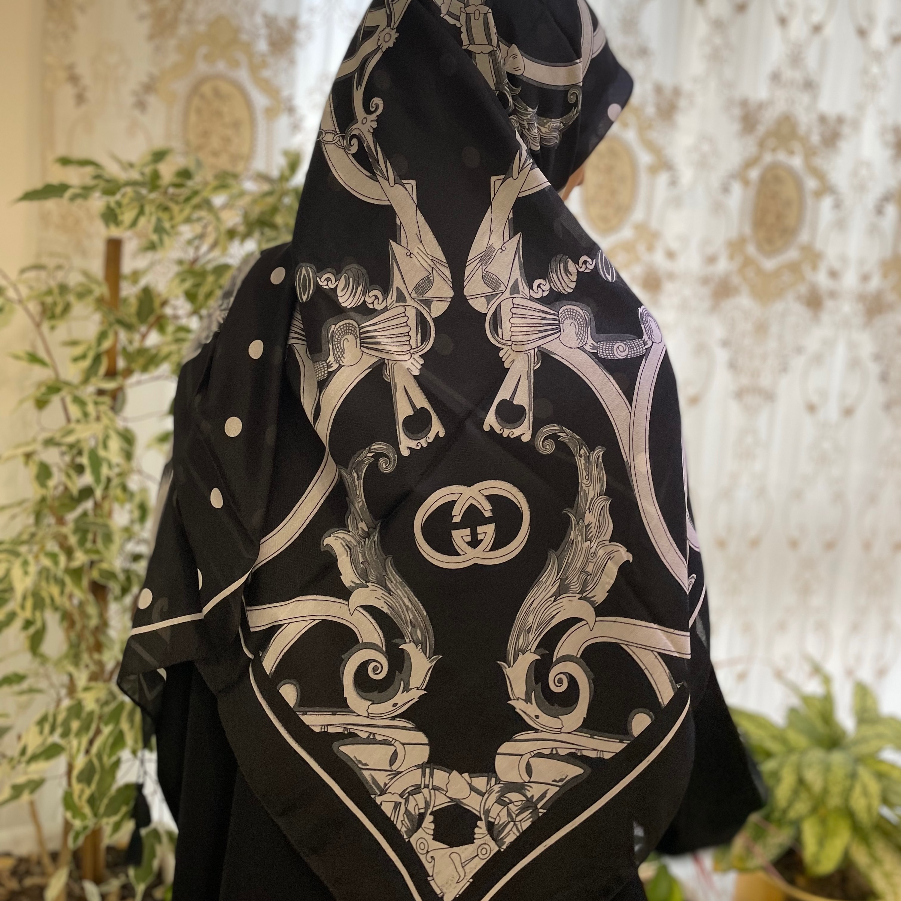 روسری طرح دار زمینه
